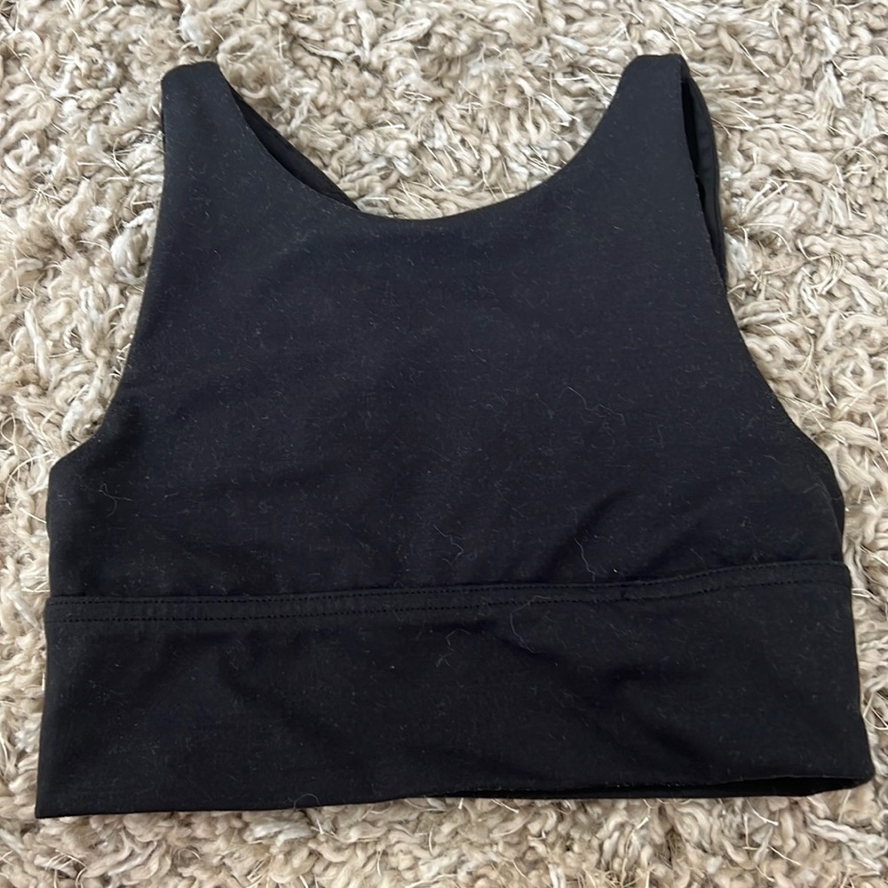 This sports bra/crop top is superrr cute!! you can wear it crop top. Very soft.